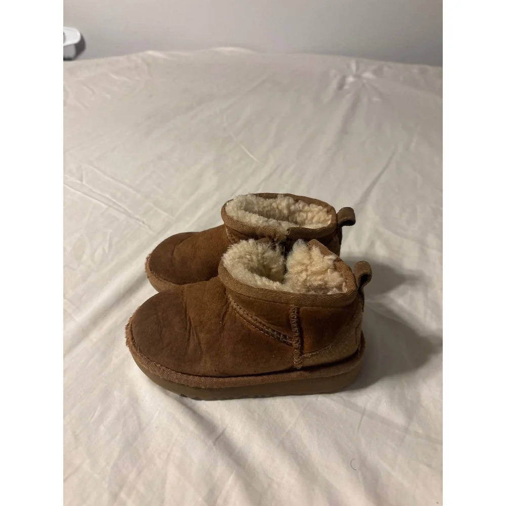 UGG Classic Ultra Mini Boot Toddler 8 Chestnut Good Suede Shearling 1130750T